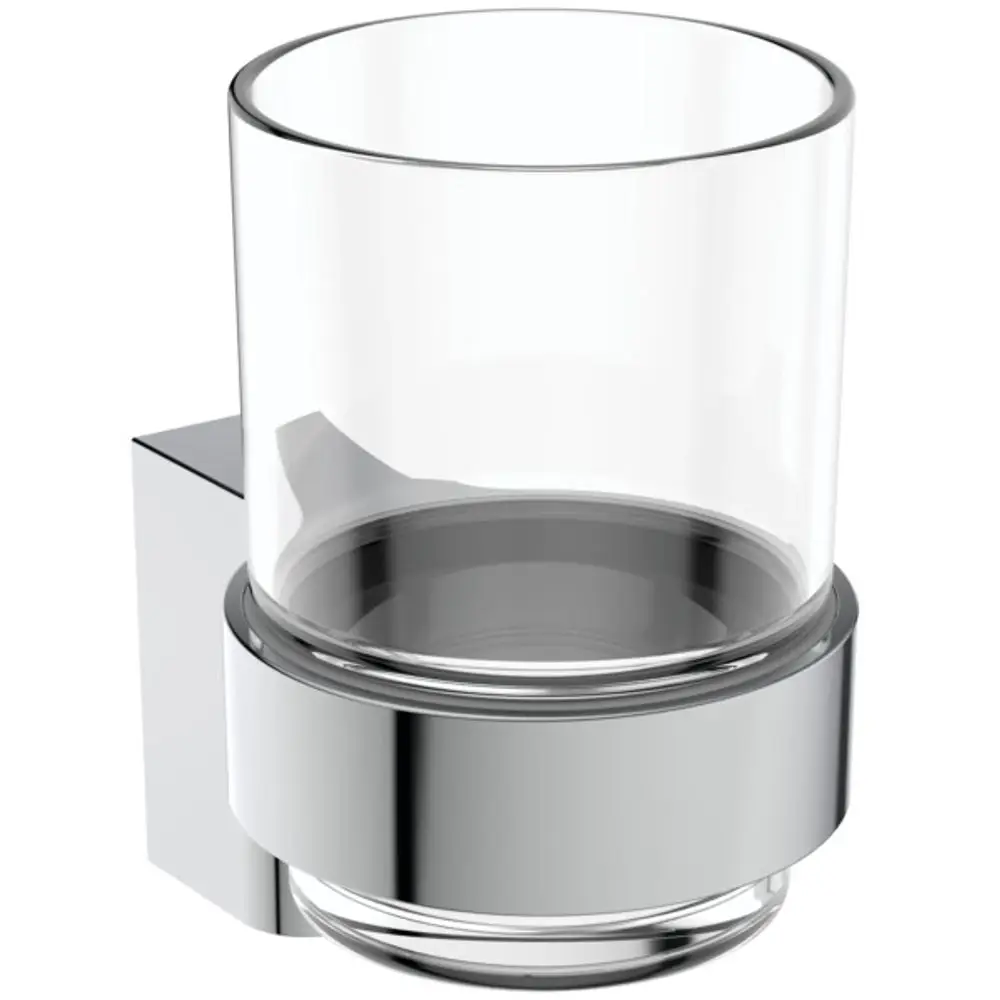 Wandmontierter Zahnbecher aus klarem Glas mit chromfarbener Halterung. Ideal Standard Design. Schlicht und funktional für das Badezimmer.